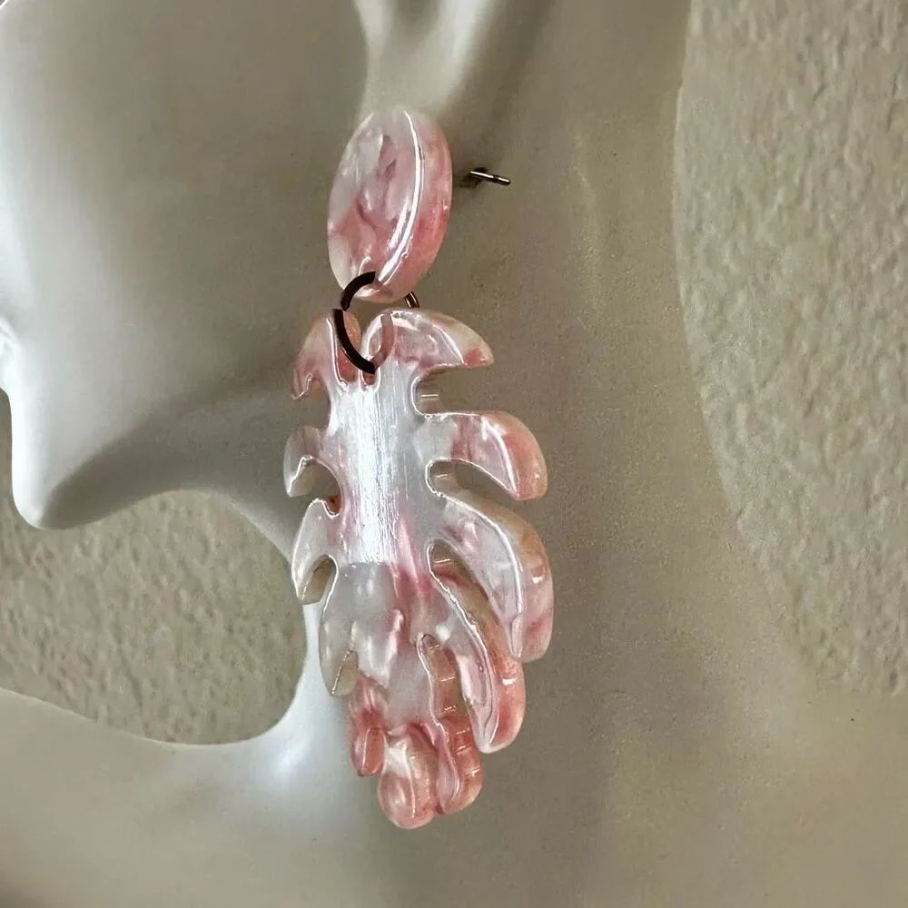 Acrylic leaf statement earrings - Picture 3 of 7